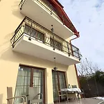 Simona Brasov