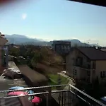 Simona *