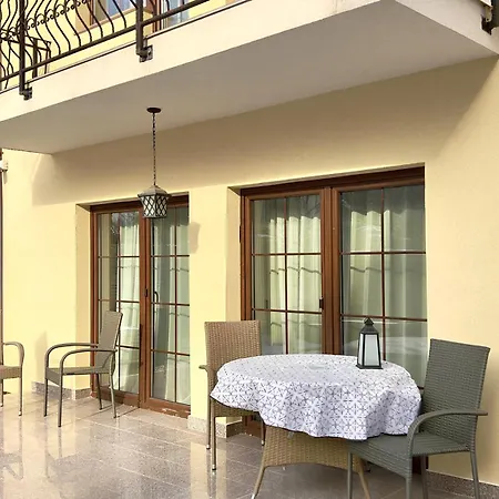 Apartament Simona *